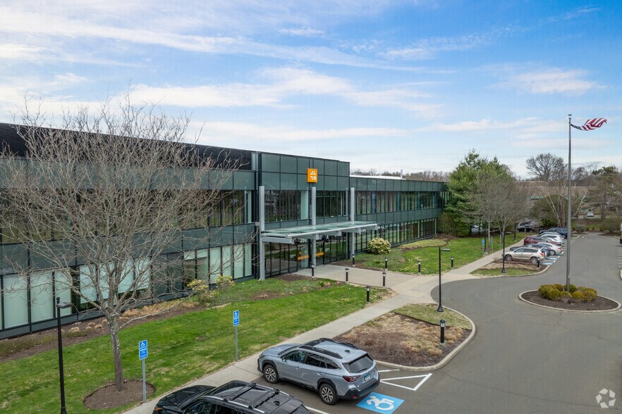 More Photos Of 260 Long Ridge Rd, Stamford Medical For Lease