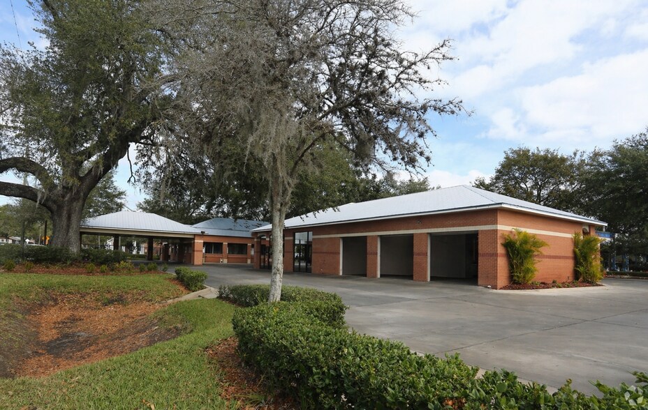 Primary Photo Of 328 W Brandon Blvd, Brandon Freestanding For Lease