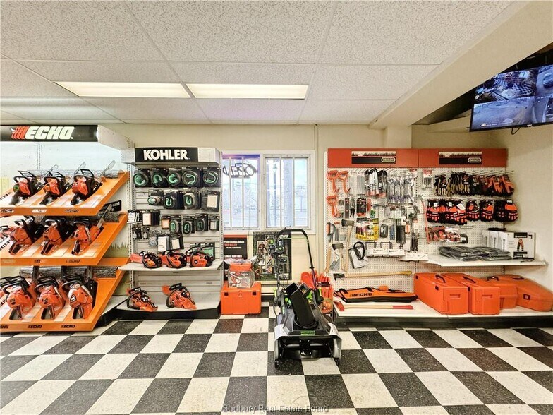 More Photos Of 560 Notre Dame Ave, Sudbury Distribution For Lease