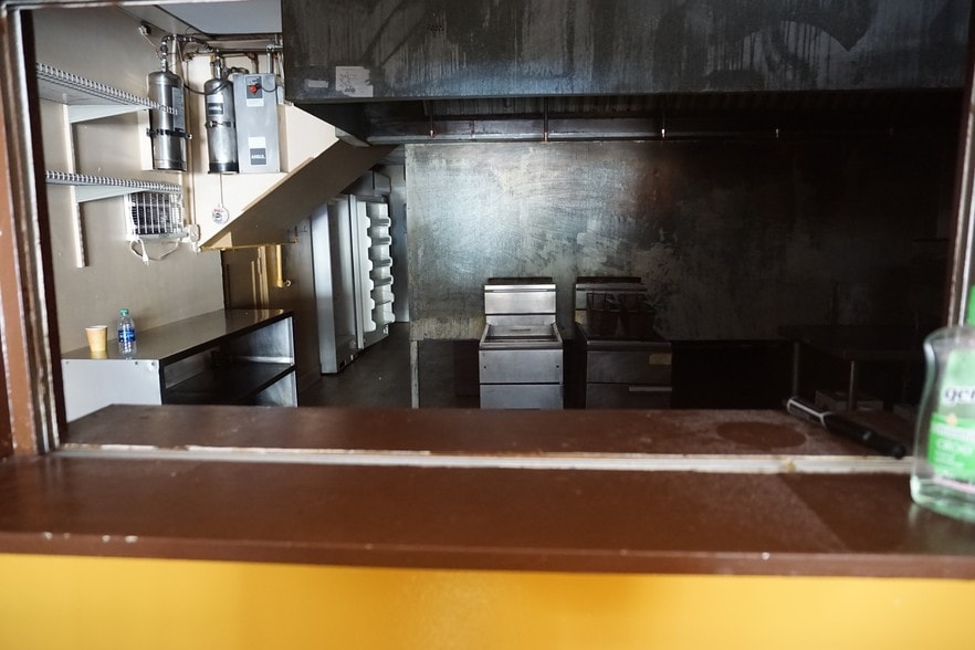 More Photos Of 840 Ralph David Abernathy Blvd SW, Atlanta Storefront For Lease