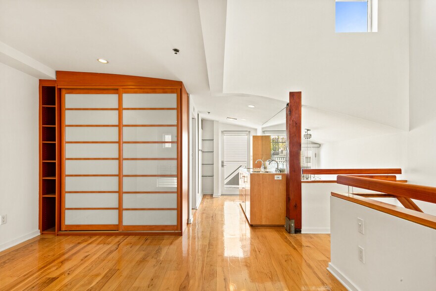 More Photos Of 615 Hampton Dr, Venice Apartments For Sale