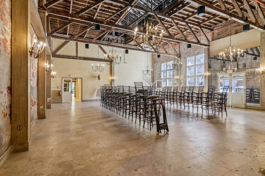 More Photos Of 755 Tchoupitoulas St, New Orleans Restaurant For Sale