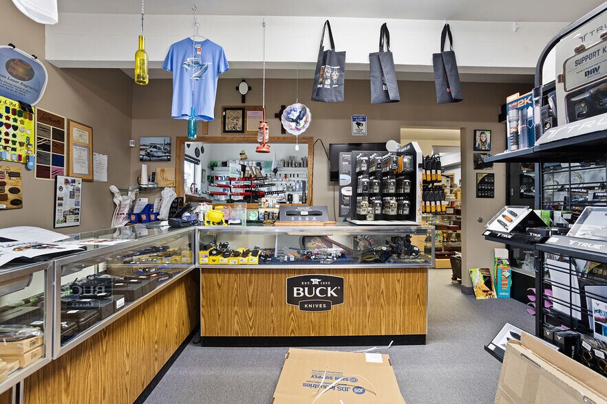 More Photos Of 2001 8th Ave SE, Minot General Retail For Sale