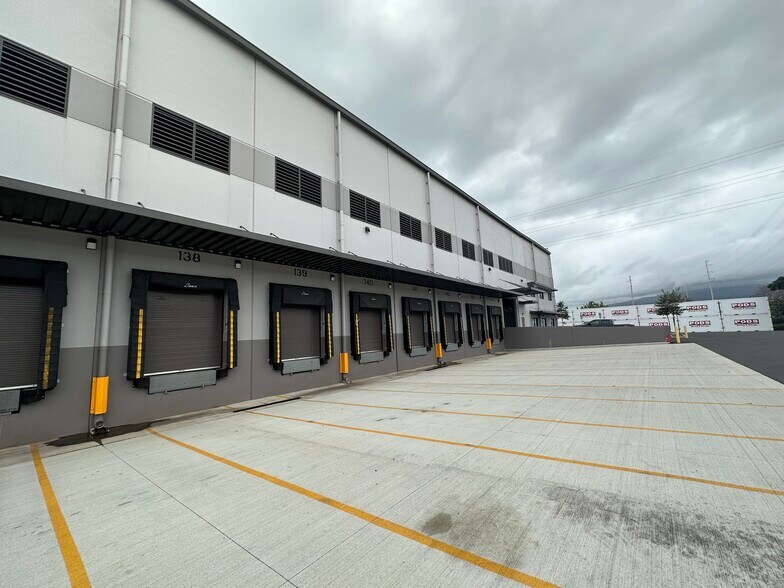 More Photos Of 91-150 Hanua St, Kapolei Warehouse For Lease