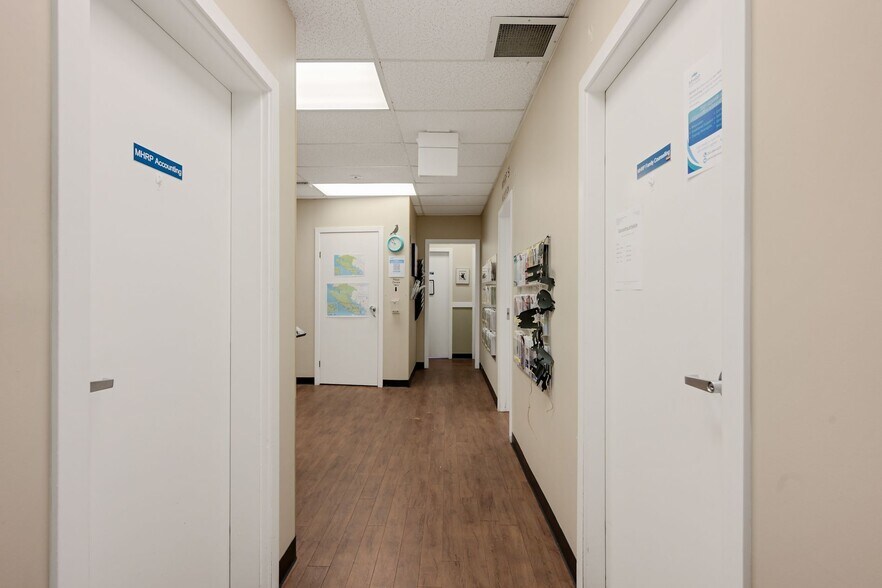More Photos Of 941 Kings Rd, Victoria Office For Sale