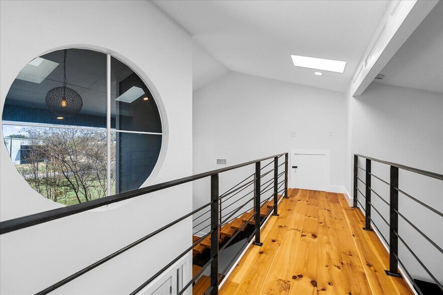 More Photos Of 14519 Fitzhugh Rd, Austin Specialty For Sale