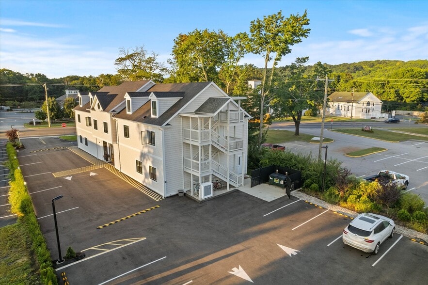 More Photos Of 159 Boston Post Rd, East Lyme Apartments For Sale