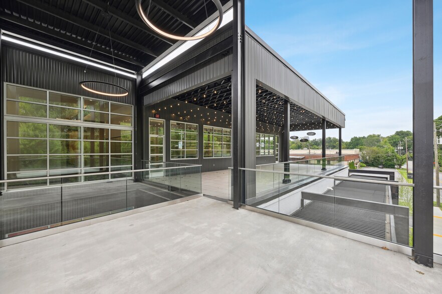 More Photos Of 159 Armour Dr NE, Atlanta Showroom For Lease