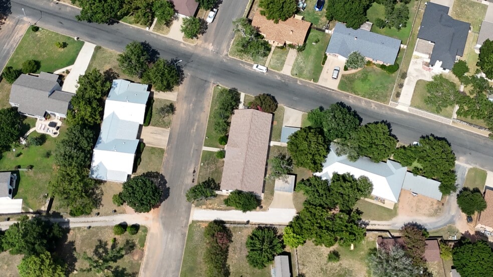More Photos Of 1405 N Crockett St, Fredericksburg Apartments For Sale