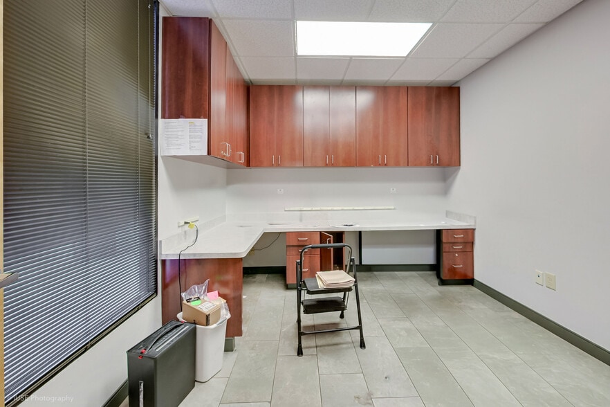 More Photos Of 7507 NE Roswell Rd, Atlanta Unknown For Lease