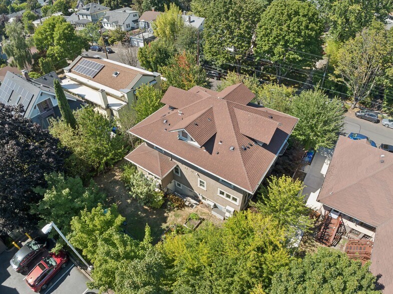 More Photos Of 2520 SE Madison St, Portland Apartments For Sale