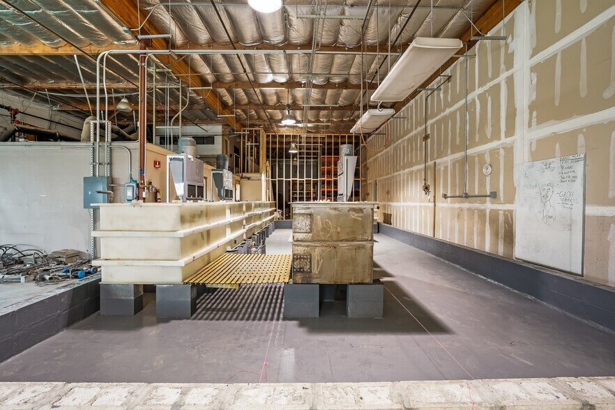 More Photos Of 255 Apollo Way, Hollister Warehouse For Lease