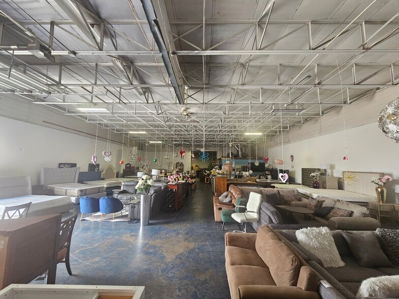 More Photos Of 2698 S Orange Blossom Trl, Orlando Warehouse For Sale