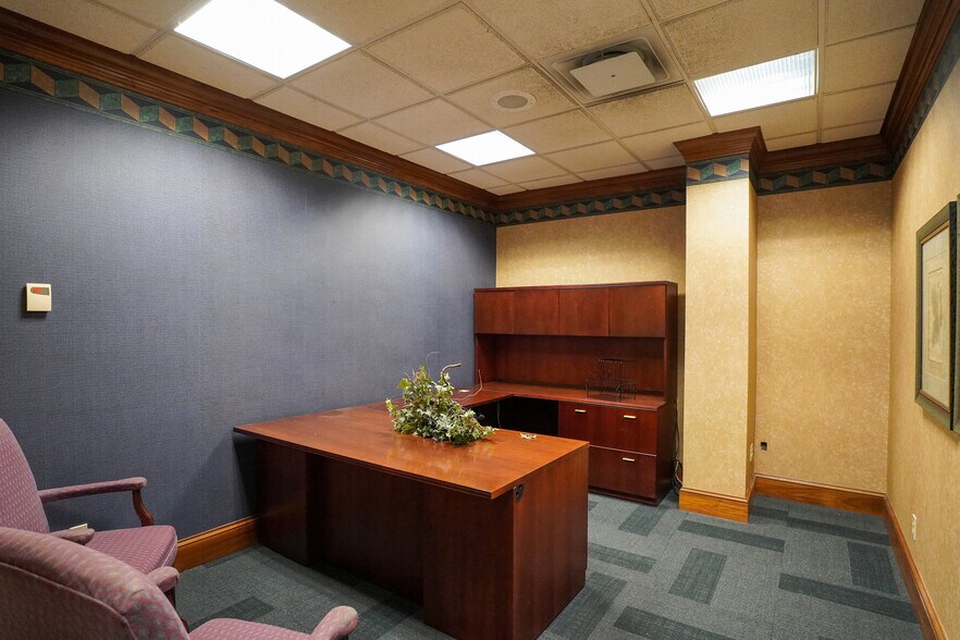 More Photos Of 179 Fairfield Ave, Dayton Office For Sale