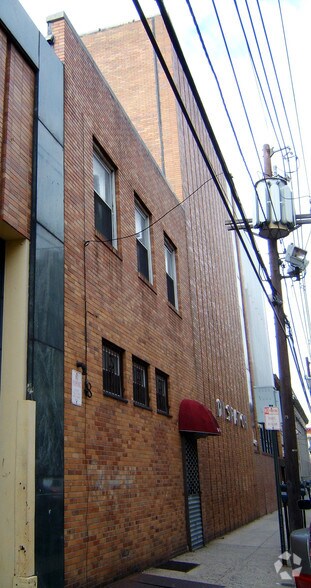 More Photos Of 407-409 39th St, Union City Medical For Lease