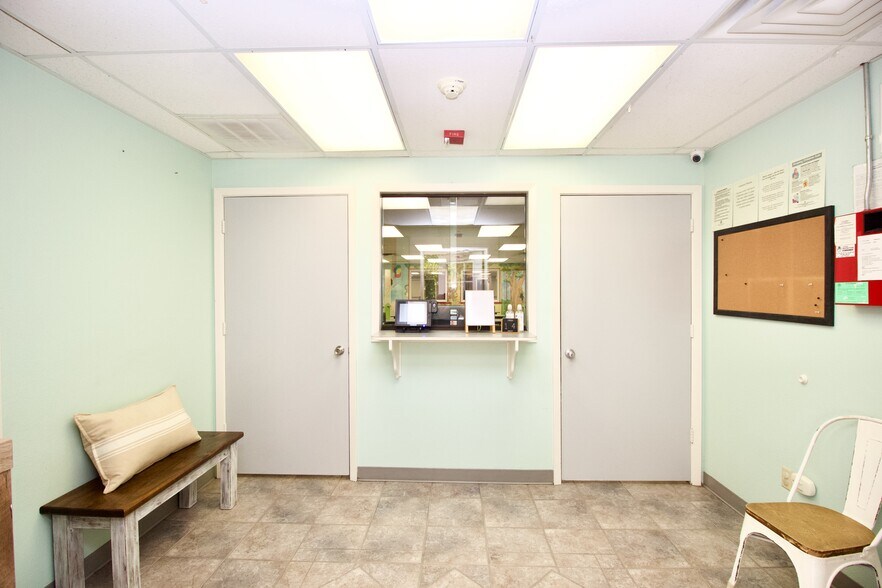 More Photos Of 3421 E Walnut St, Pearland Daycare Center For Sale