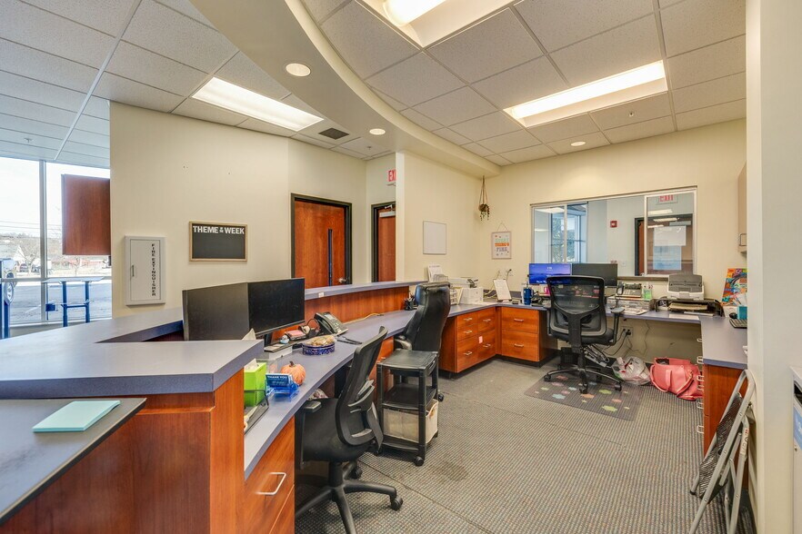 More Photos Of 400-444 Clinchfield St, Kingsport Medical For Sale
