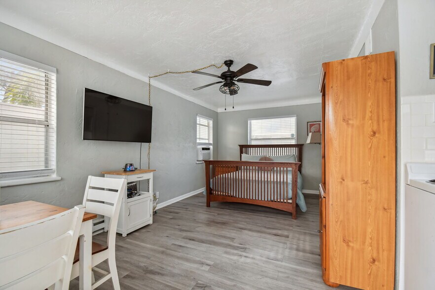 More Photos Of 779 9th Ave N, Saint Petersburg Apartments For Sale