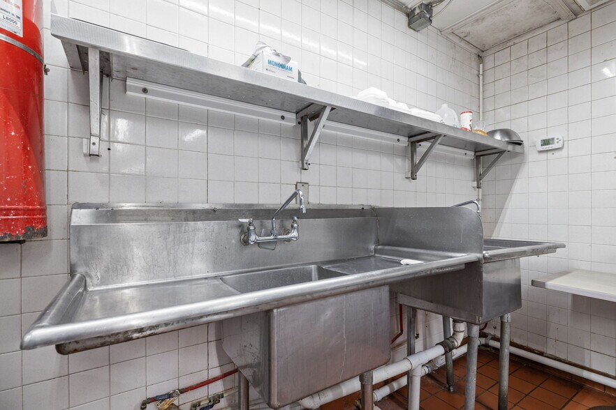 More Photos Of 2383 Hwy 58, Swansboro Restaurant For Sale