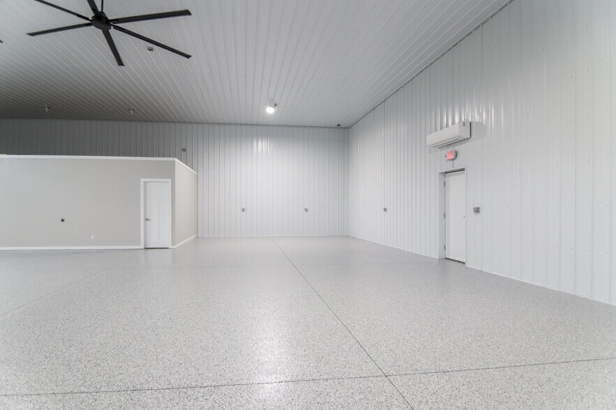 More Photos Of 409 Demoss Ave ave, Arcadia Light Distribution For Lease