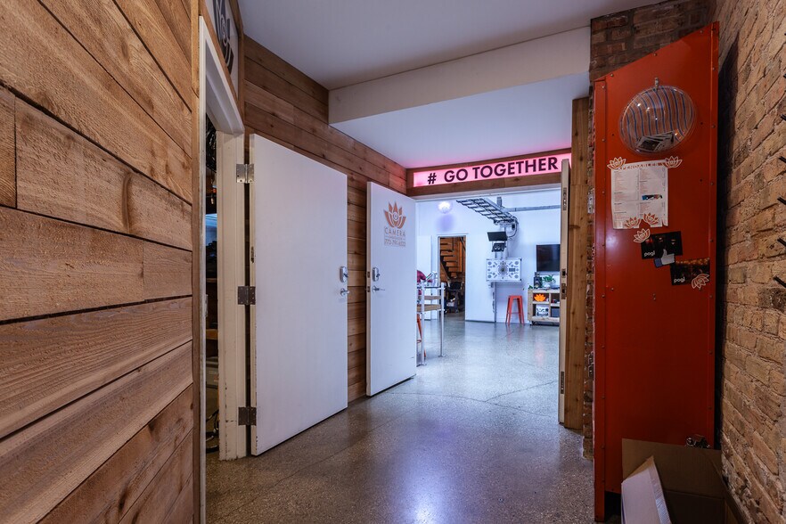 More Photos Of 2425 W 14th St, Chicago Loft Creative Space For Lease