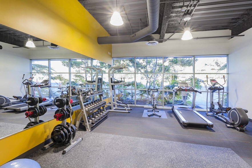 More Photos Of 1525 Faraday Ave, Carlsbad Office For Lease