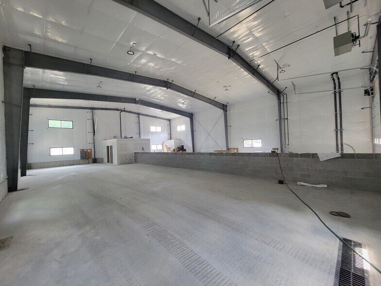More Photos Of 50 Old Tyng Rd, Tyngsborough Warehouse For Sale