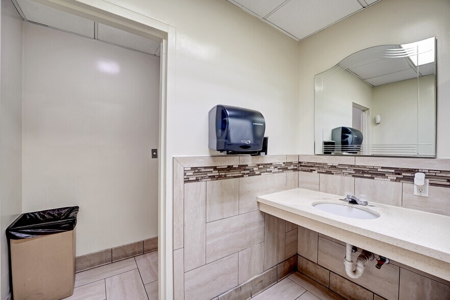 More Photos Of 8780 Valley Blvd, Rosemead Office For Lease