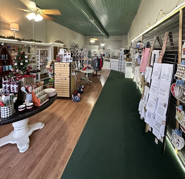 More Photos Of 712 Main St, Alma Storefront Retail Office For Sale