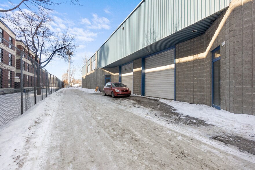 More Photos Of 403-409 Rue Saint-Roch, Montréal Warehouse For Lease