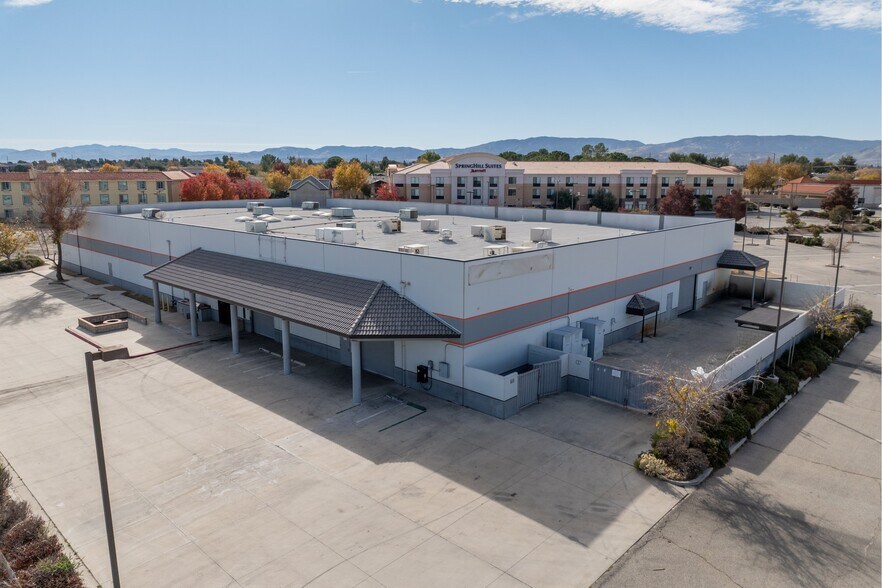 Primary Photo Of 1759 W Avenue J12, Lancaster Freestanding For Lease