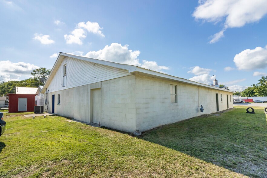More Photos Of 124 Chestnut St, Pulaski General Retail For Sale