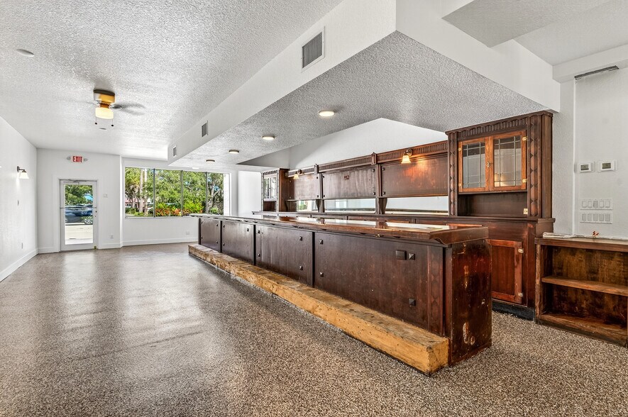 More Photos Of 1453 20th St, Vero Beach Restaurant For Lease