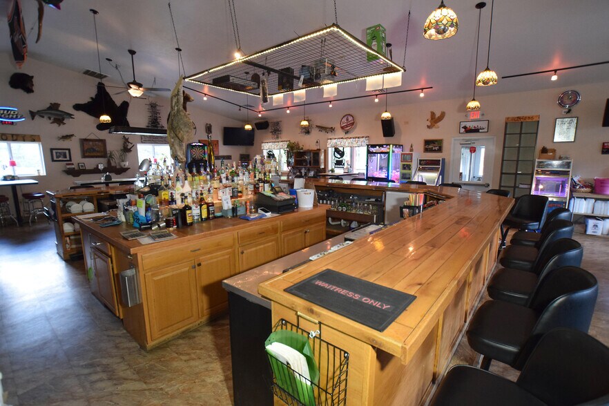 More Photos Of N7625 Parkway Rd, Crivitz Restaurant For Sale