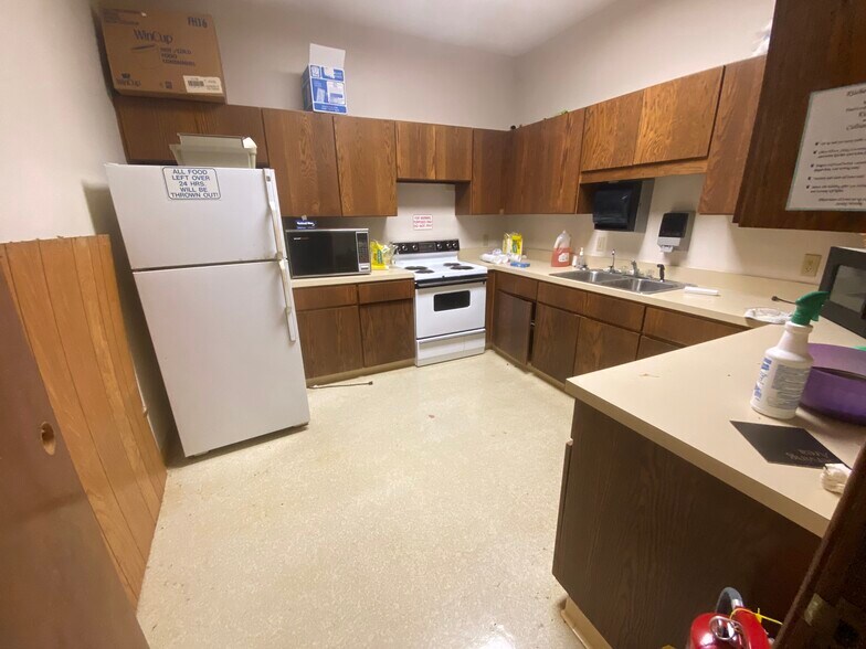 More Photos Of 8247 Morman Temple, Baker Specialty For Sale