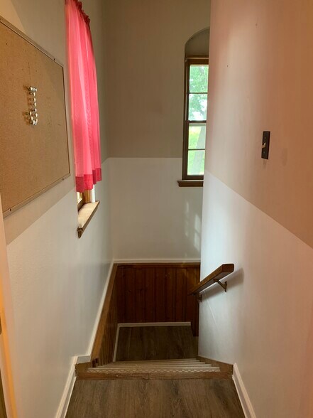 More Photos Of 35 Murray St, Saint Clair Specialty For Sale