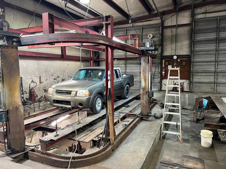 More Photos Of 2885 E Admiral Pl, Tulsa Auto Repair For Lease