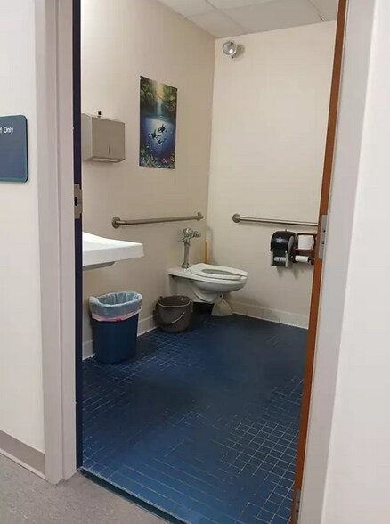 More Photos Of 30 Brigham St, New Bedford Medical For Lease