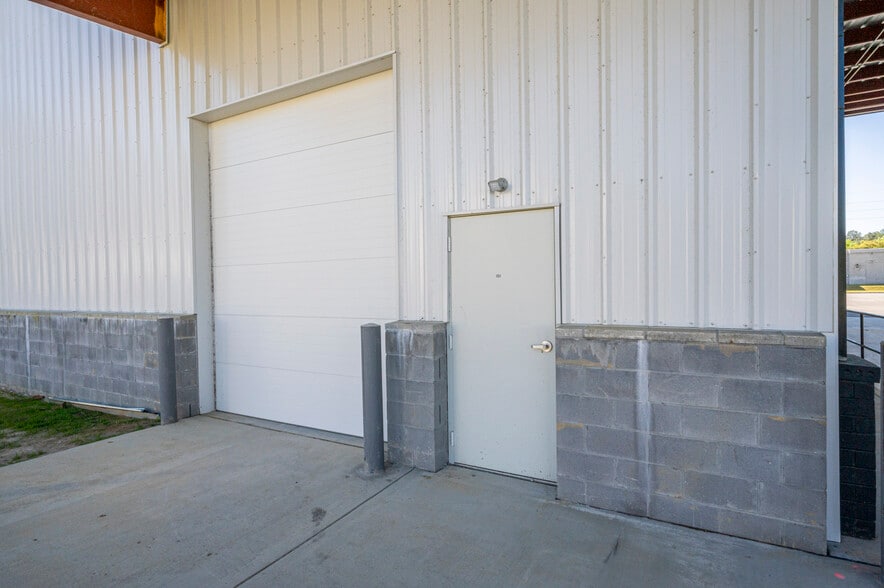 More Photos Of 8120 Windsor Hill Blvd, North Charleston Light Distribution For Lease