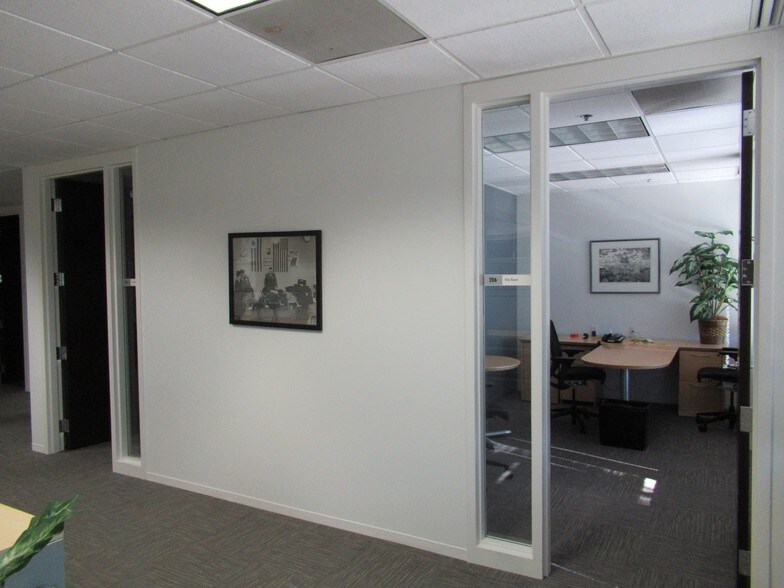 More Photos Of 3201 W White Oaks Dr, Springfield Office For Sale