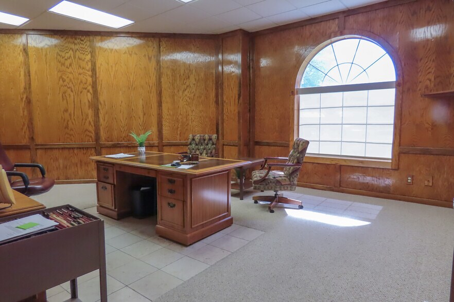 More Photos Of 500-514 W Atlanta St, Broken Arrow Medical For Lease