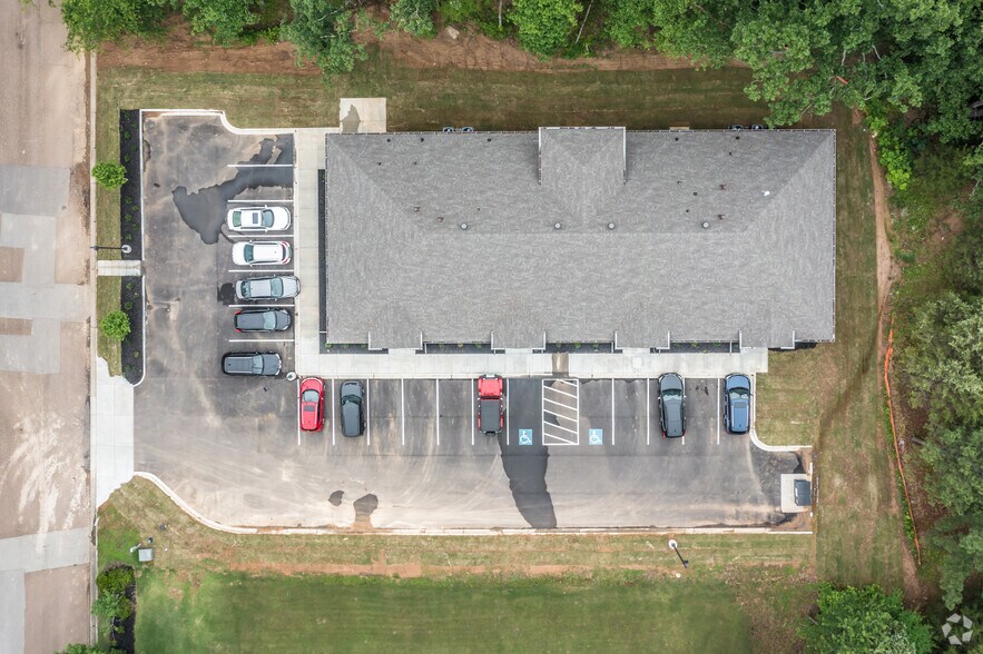 More Photos Of 7947 Players Forest Dr, Memphis Office For Lease