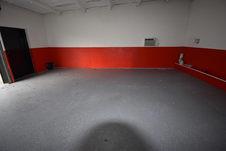 More Photos Of 550 FM 1959 Rd, Houston Service Station For Lease