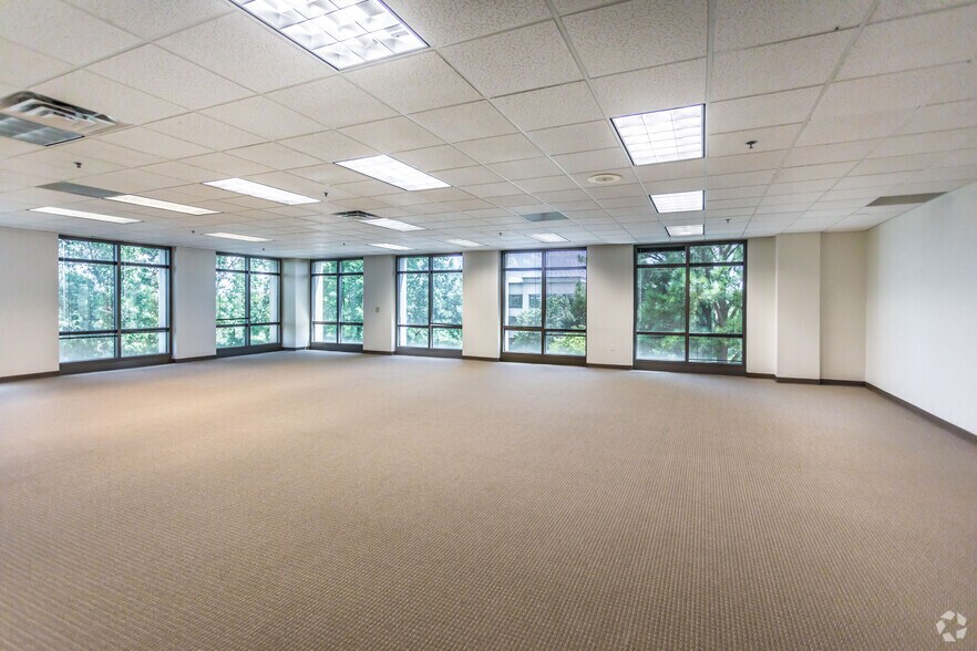 More Photos Of 3175 Lenox Park Blvd, Memphis Office For Sale