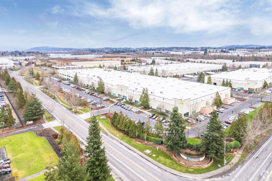 More Photos Of 18550-18870 NE Riverside Pky, Portland Warehouse For Lease