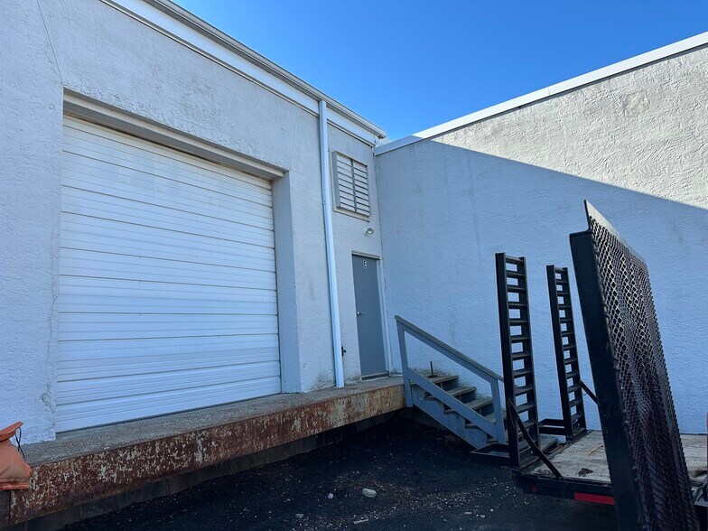 More Photos Of 1750 Costner Dr, Warrington Warehouse For Lease