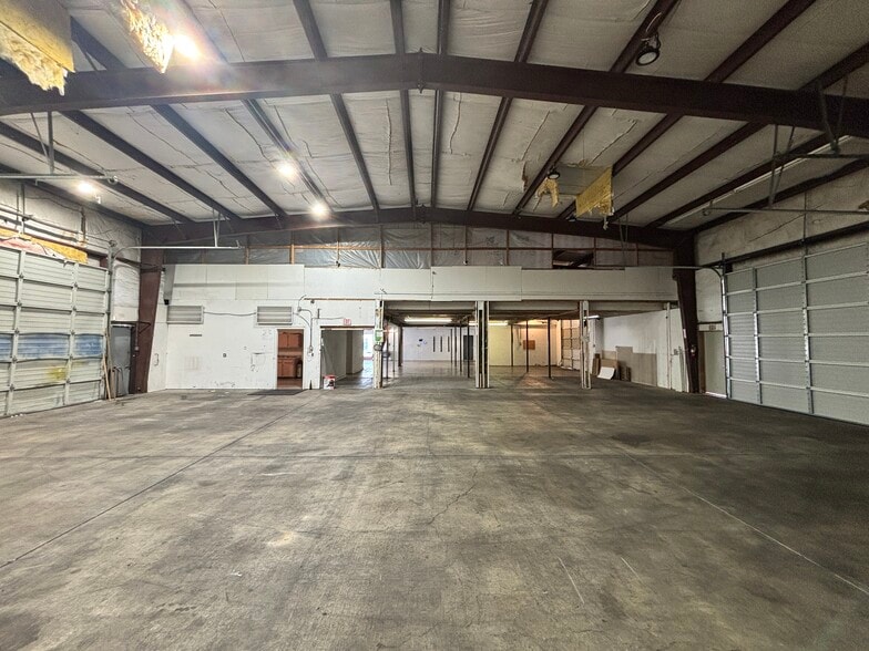 More Photos Of 2618 Cherry Ave NE, Salem Industrial For Sale