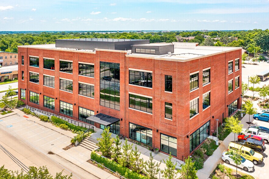 More Photos Of 300 E Davis St, McKinney Coworking Space