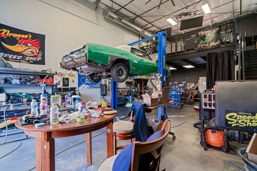 More Photos Of 2100 Double Creek Dr, Round Rock Warehouse For Sale