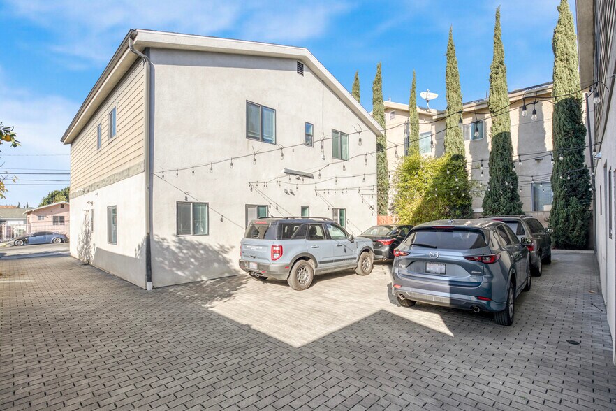 More Photos Of 1256 N Hobart Blvd, Los Angeles Apartments For Sale